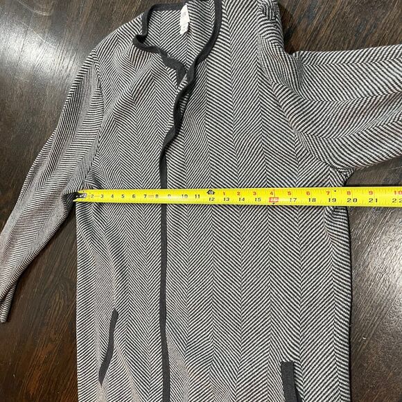 J Crew Vanessa Sweater Jacket Women’s Medium Black Herringbone Open Cardigan - Picture 7 of 7